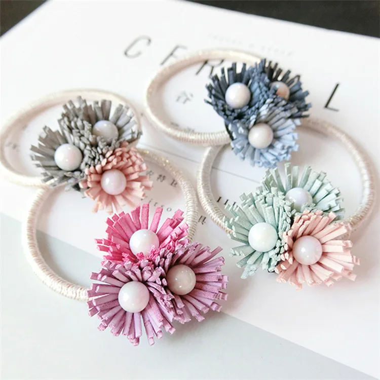 Japanese and Korean fresh imitation pearl Daisy hairline flowers high elastic tie ring wholesale supply jewelry
Japanese and Korean fresh imitation pearl Daisy hairline flowers high elastic tie ring wholesale supply jewelry