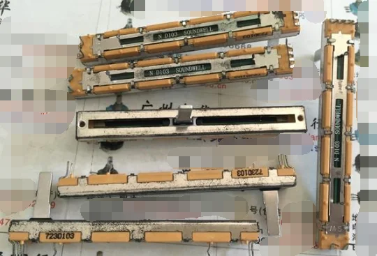 5pcs/lot Shengwei N D103 D10K single joint potentiometer BEHRINGER 1202 1622 100 bags of sound art FOLIO-4
5pcs/lot Shengwei N D103 D10K single joint potentiometer BEHRINGER 1202 1622 100 bags of sound art FOLIO-4