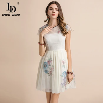 LD LINDA DELLA 2019 Fashion Runway Summer Casual Dress Women Short Sleeve Floral Printed Overlay Mesh Modern A-Line Slim Dresses
LD LINDA DELLA 2019 Fashion Runway Summer Casual Dress Women Short Sleeve Floral Printed Overlay Mesh Modern A-Line Slim Dresses