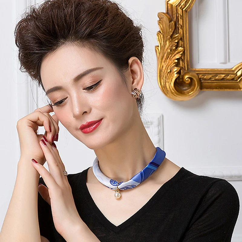Luxury Brand 2019 Acrylic Pendant Necklace Silk Scarf Bohemia Female Jewelry Scarves Fashion Print Pearl Hijab Women Accessories
Luxury Brand 2019 Acrylic Pendant Necklace Silk Scarf Bohemia Female Jewelry Scarves Fashion Print Pearl Hijab Women Accessories