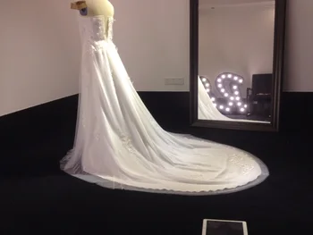 2016 Latest Top quality Soft tulle mesh ground 3Meters width Light ivory veil tulle roll for high end wedding dress wedding veil
2016 Latest Top quality Soft tulle mesh ground 3Meters width Light ivory veil tulle roll for high end wedding dress wedding veil