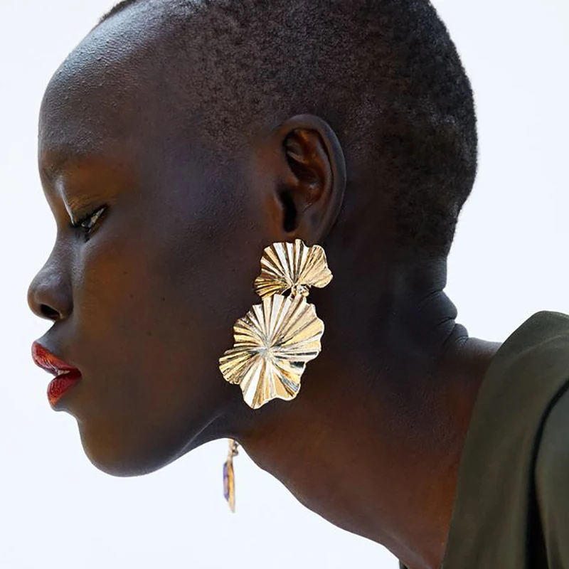 FASHIONSNOOPS ZA Design Vintage Metal Leaf Drop Earrings Gold Color Jewelry Earrings for Women Charm Wedding Big Pendant Earring
FASHIONSNOOPS ZA Design Vintage Metal Leaf Drop Earrings Gold Color Jewelry Earrings for Women Charm Wedding Big Pendant Earring