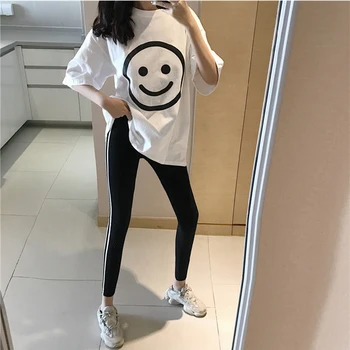 Fashion and Leisure 2-piece Suit Women's Loose Laughing Face Short-sleeved T-shirt + Outside Short-footed Bottom Pants New Summe
Fashion and Leisure 2-piece Suit Women's Loose Laughing Face Short-sleeved T-shirt + Outside Short-footed Bottom Pants New Summe