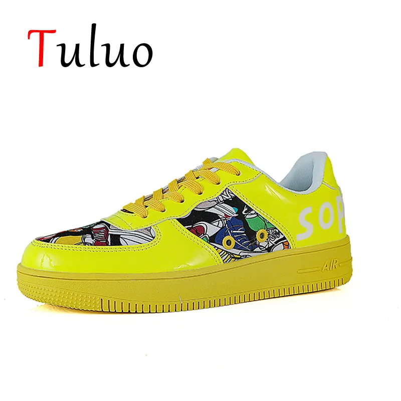 TULUO 2019 Men Skateboarding Shoes Womens Sneakers Leather Outdoor Classic White Sports Lace up Lovers Flats Super Graffiti Shoe
TULUO 2019 Men Skateboarding Shoes Womens Sneakers Leather Outdoor Classic White Sports Lace up Lovers Flats Super Graffiti Shoe