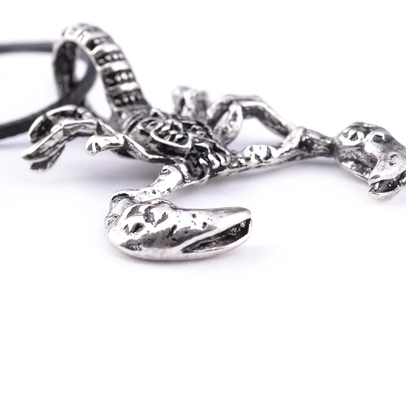 Antique Silver Steel Amazing Scorpion King Clavicle Leather Rope Chain Pendant Necklaces For Men Punk Personalized Jewelry
Antique Silver Steel Amazing Scorpion King Clavicle Leather Rope Chain Pendant Necklaces For Men Punk Personalized Jewelry
