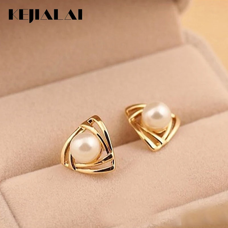 KEJIALAI Golden Triangle Earrings Fashion Jewelry Women Pearl Stud Earrings Exquisite Bijoux Wedding Gifts LY-C1023
KEJIALAI Golden Triangle Earrings Fashion Jewelry Women Pearl Stud Earrings Exquisite Bijoux Wedding Gifts LY-C1023