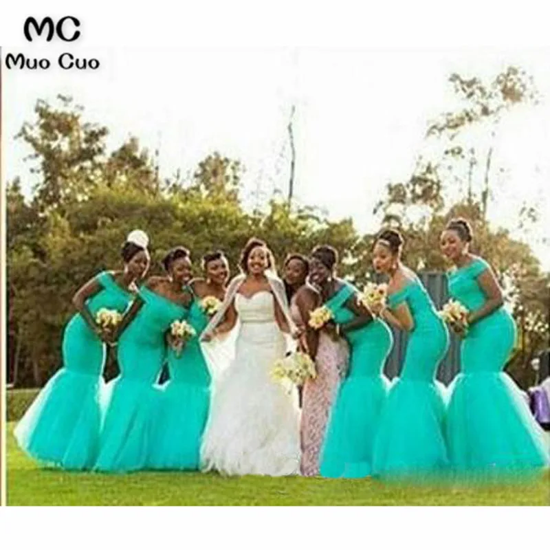 Женское платье подружки невесты бирюзовое с открытыми плечами в нигерийском