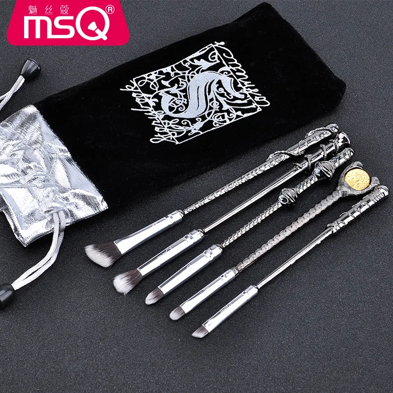 New Fashion 5PCS Harry Potter Metal Brushes Foundation Cosmetic Eyebrow Eyeshadow Brush Makeup Brush Sets Tools Pincel Maquiagem 
New Fashion 5PCS Harry Potter Metal Brushes Foundation Cosmetic Eyebrow Eyeshadow Brush Makeup Brush Sets Tools Pincel Maquiagem