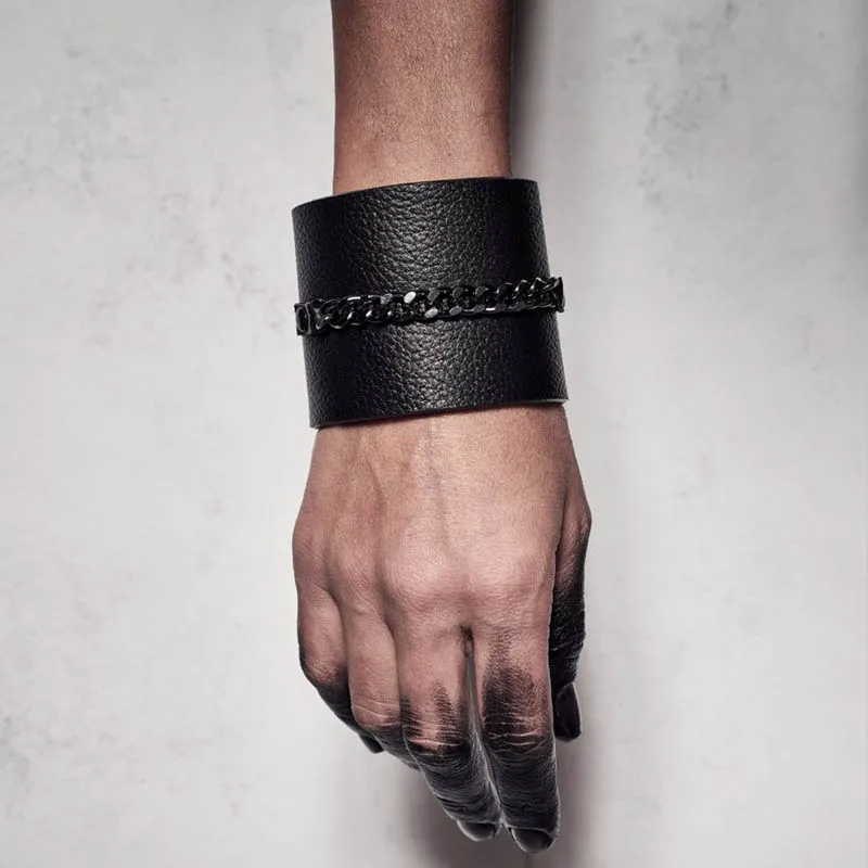 2019 Hand Made Black Elegant Temperament Simple Fashion Sexy Wide Leather Charm Bracelet Women Christmas Gift
2019 Hand Made Black Elegant Temperament Simple Fashion Sexy Wide Leather Charm Bracelet Women Christmas Gift