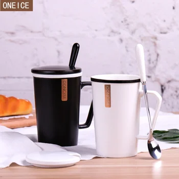 Nordic creative ceramic cup white and black gilding craft couple gift milk coffee tea breakfast ceramic cup with spoon 380ml 
Nordic creative ceramic cup white and black gilding craft couple gift milk coffee tea breakfast ceramic cup with spoon 380ml
