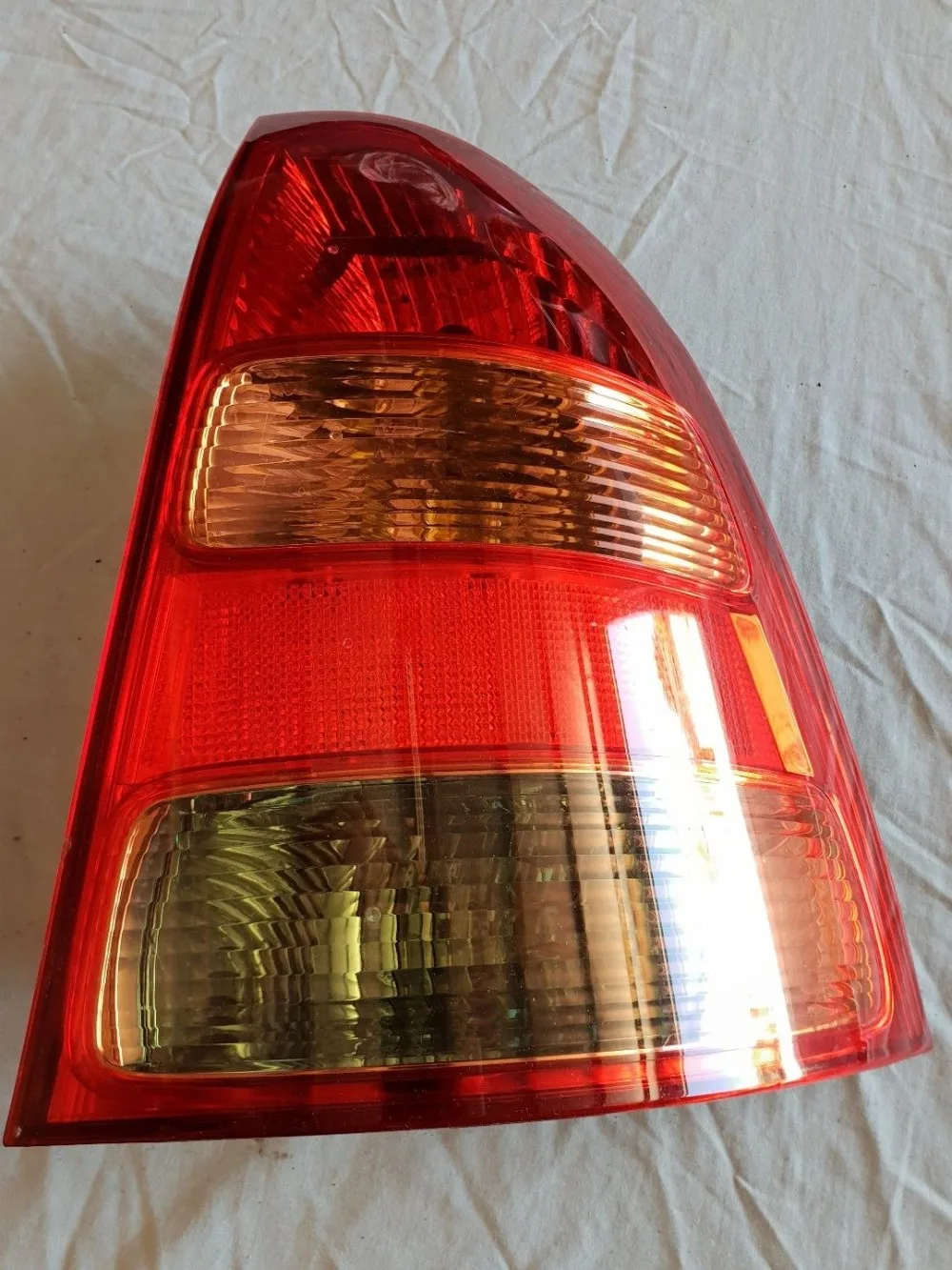CAPQX For TOYOTA COROLLA FIELDER NZE12# ZZE12# 2000 2001 2002 Rear Tail Light Brake Light Taillight Tail stop Lamp without bulb
CAPQX For TOYOTA COROLLA FIELDER NZE12# ZZE12# 2000 2001 2002 Rear Tail Light Brake Light Taillight Tail stop Lamp without bulb
