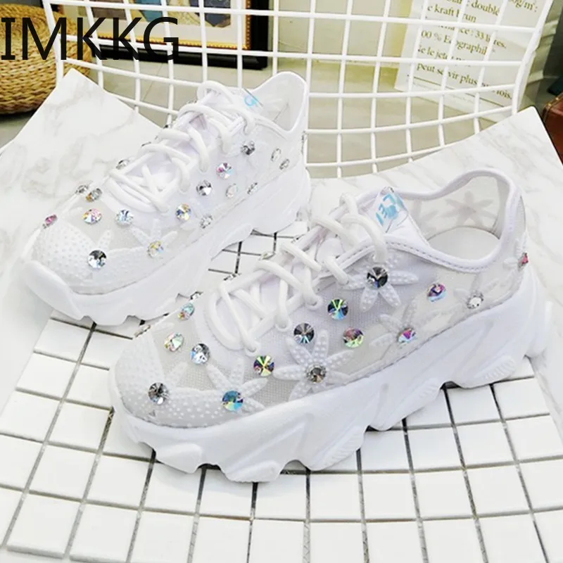 Women's Shoes White Sneaker Women Platform Thin Mesh Breathable Rhinestone Lace-up Summer Flower Ladies Shoes Sneakers S80092
Women's Shoes White Sneaker Women Platform Thin Mesh Breathable Rhinestone Lace-up Summer Flower Ladies Shoes Sneakers S80092