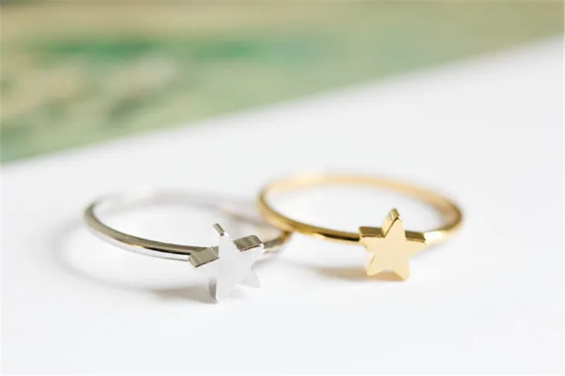 Yiustar liso oro pequeña estrella anillo moda pequeña joyería coreana para mujeres niñas anillos Vintage Boho nudillos anillos fiesta regalos
Yiustar liso oro pequeña estrella anillo moda pequeña joyería coreana para mujeres niñas anillos Vintage Boho nudillos anillos fiesta regalos
