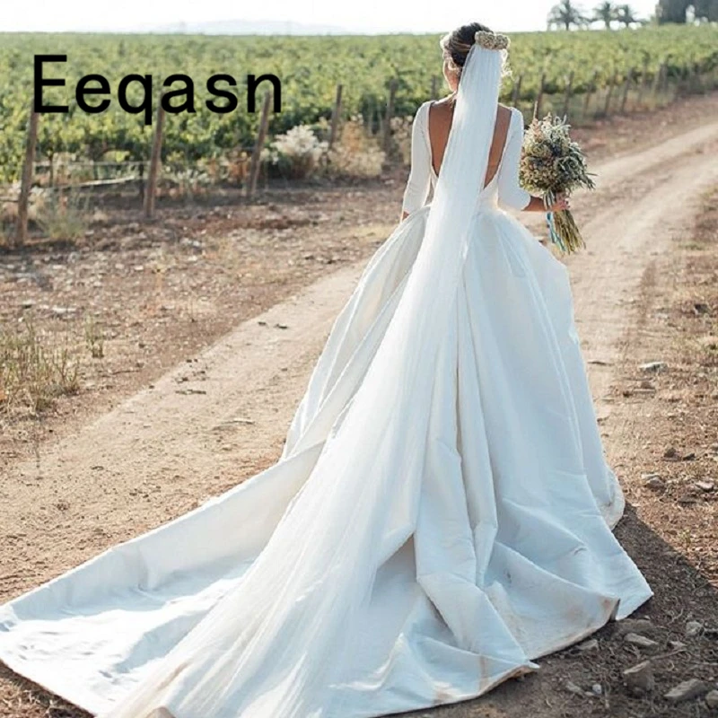 New Country Wedding Dress 2019 Backless Cathedral Train Satin Bridal Dresses Simple White Bridal Gown robe de mariage
New Country Wedding Dress 2019 Backless Cathedral Train Satin Bridal Dresses Simple White Bridal Gown robe de mariage