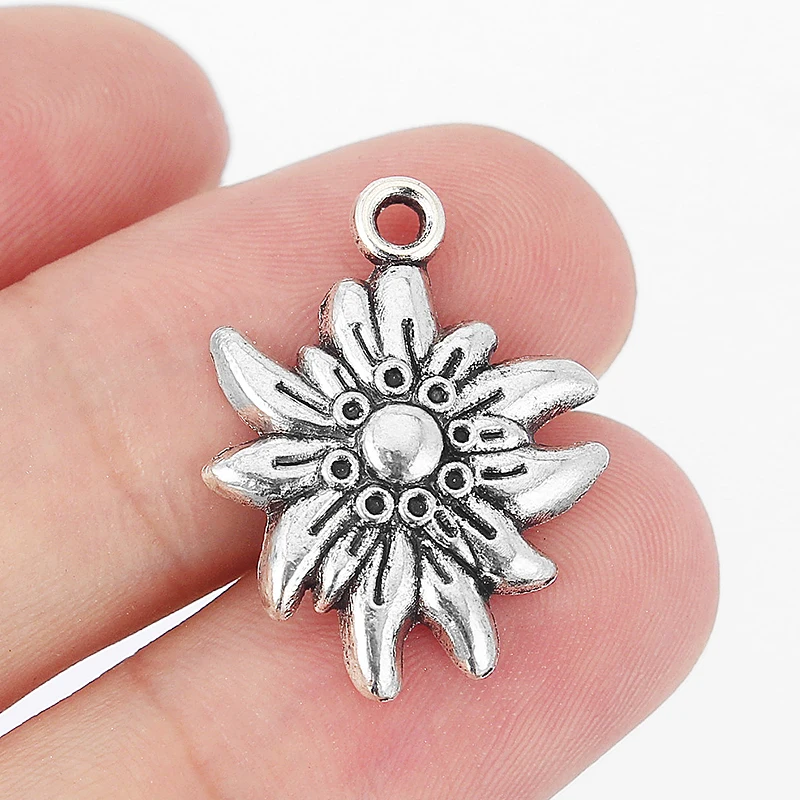 30PCS Vintage Silver Tone Embossed Edelweiss Flower Charm Pendant Fits Necklace Earring Jewelry Findings
30PCS Vintage Silver Tone Embossed Edelweiss Flower Charm Pendant Fits Necklace Earring Jewelry Findings