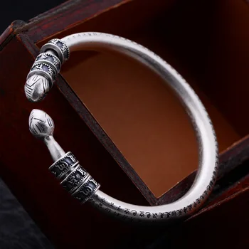 Silver Antique Bracelet S999, six words of pure silver, heart opening, silver bracelet, Buddhist new product wholesale.
Silver Antique Bracelet S999, six words of pure silver, heart opening, silver bracelet, Buddhist new product wholesale.