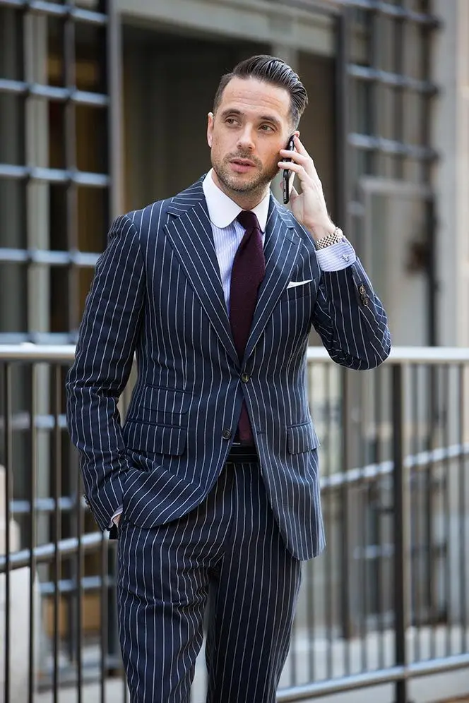 2018 Navy blue stripe men suit Elegant smart casual suit notched lapel tuxedos blazer jacket and pants Slim fit men costumes
2018 Navy blue stripe men suit Elegant smart casual suit notched lapel tuxedos blazer jacket and pants Slim fit men costumes