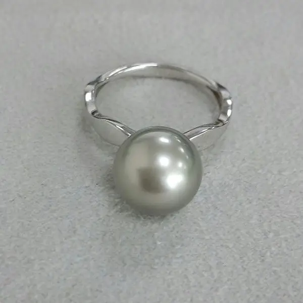 Lustrous 10.5mm Round Gray Genuine Tahitian Cultured Pearl Ring 14k White Gold
Lustrous 10.5mm Round Gray Genuine Tahitian Cultured Pearl Ring 14k White Gold