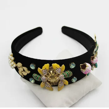 Europe and the United States Baroque crystal bee tulip hair hoop exaggerated flannel wide hair banquet party hair ornaments1440
Europe and the United States Baroque crystal bee tulip hair hoop exaggerated flannel wide hair banquet party hair ornaments1440