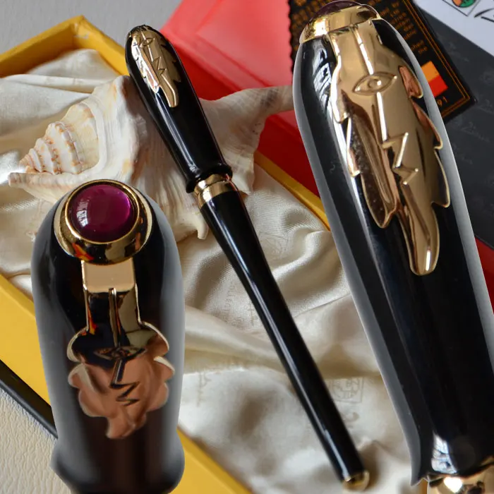 PICASSO 986 BLACK AND GOLDEN FINE HOODED NIB FOUNTAIN PEN LEAF with original box
PICASSO 986 BLACK AND GOLDEN FINE HOODED NIB FOUNTAIN PEN LEAF with original box