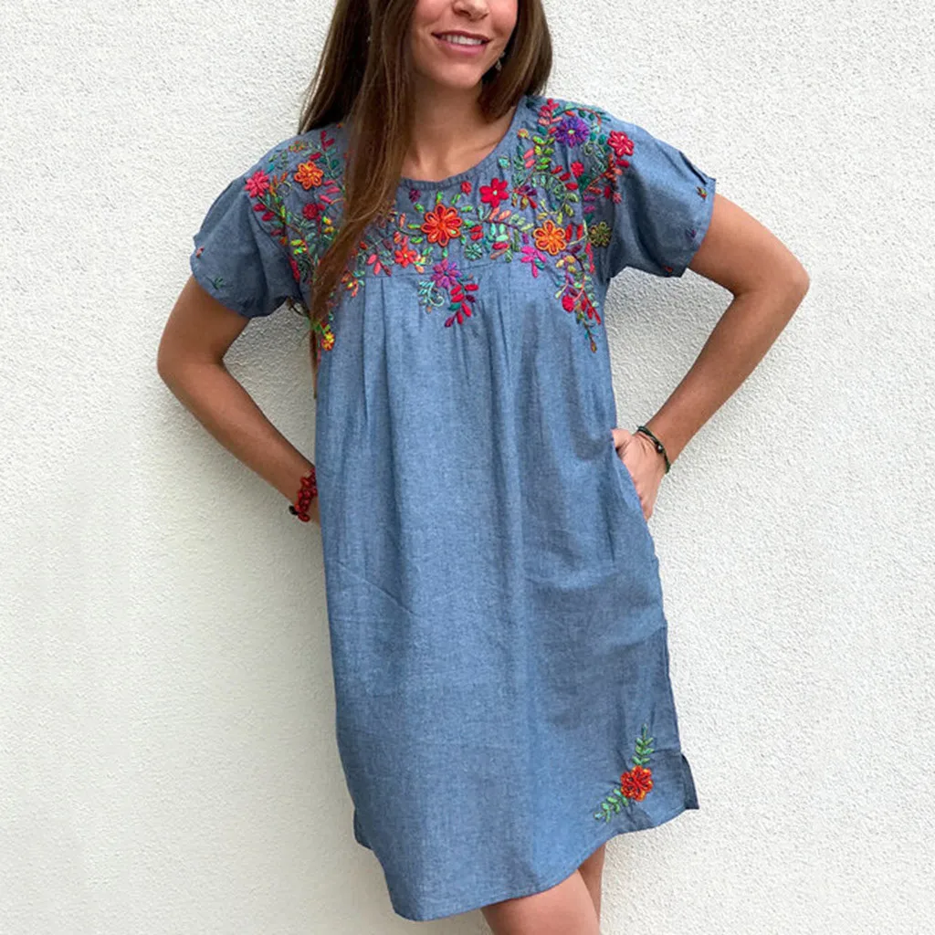 Women Embroidered Solid O-Neck Loose Knee-Length Dress Summer Sexy Lady Party Elegant Sundress Beach Dress roupas feminina z0607
Women Embroidered Solid O-Neck Loose Knee-Length Dress Summer Sexy Lady Party Elegant Sundress Beach Dress roupas feminina z0607