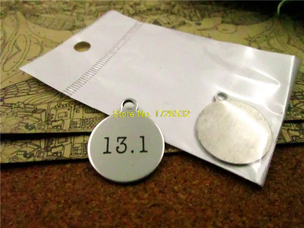 20pcs--20mm stainless steel circle round " Half marathon 13.1 miles"one side DIY Charms Pendants
20pcs--20mm stainless steel circle round " Half marathon 13.1 miles"one side DIY Charms Pendants