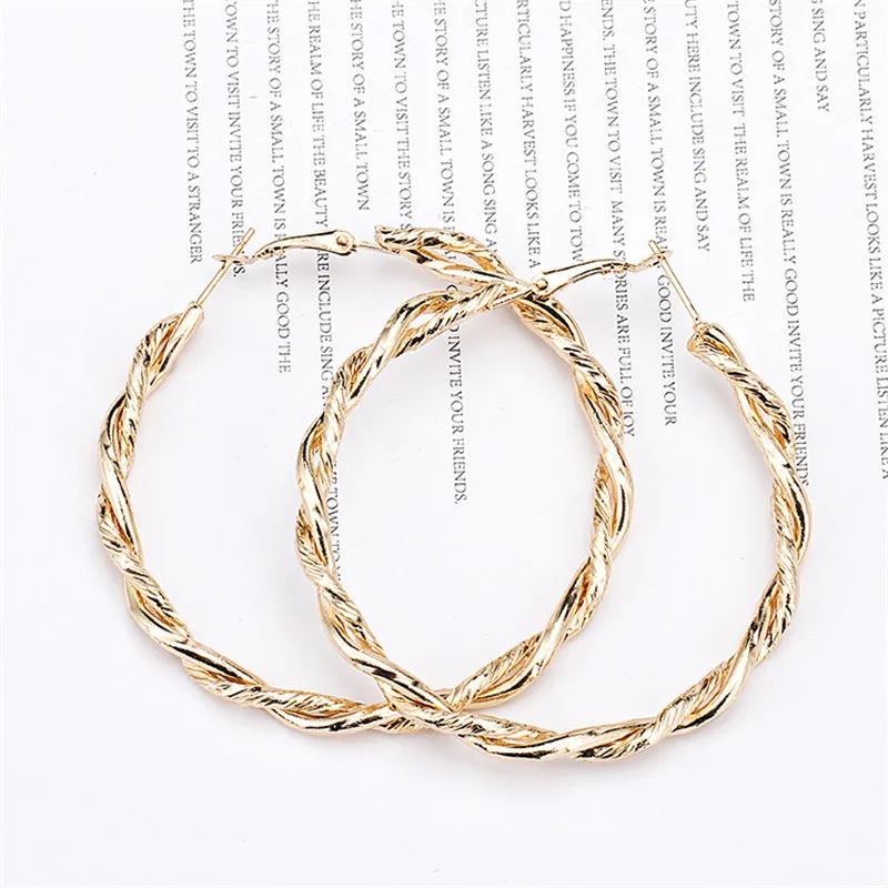 1Pair European Hollow Big Round loop Hoop Earrings For Women Simple Trendy Simple Geometric Twist Circle Earing E123
1Pair European Hollow Big Round loop Hoop Earrings For Women Simple Trendy Simple Geometric Twist Circle Earing E123