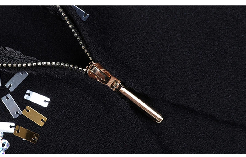 معطف شتوي محاك بالعباءه من الكشمير برسم طير النسر مطرز يدويا مطرز بالترتر للنساء معطف باكمام جديد كولكشن شتوي تريند معطف شتوي محاك بالعباءه من الكشمير برسم طير النسر مطرز يدويا مطرز بالترتر للنساء معطف باكمام جديد كولكشن شتوي تريند