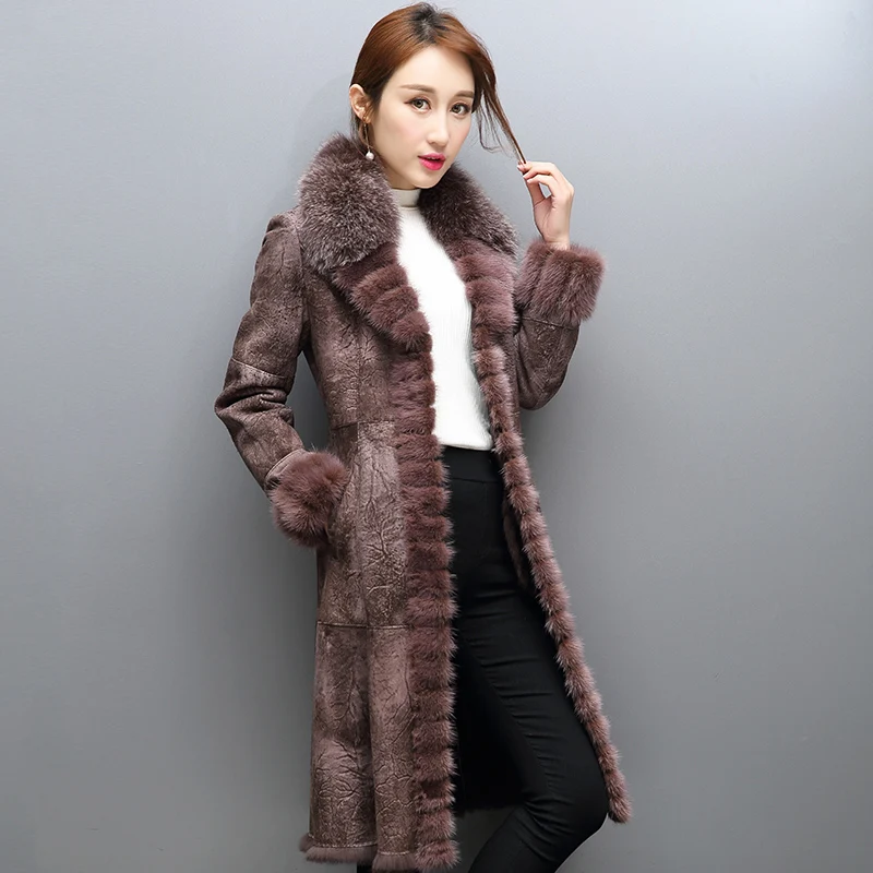 Genuine sheepskin coat women winter high quality fur one piece jacket real mink fur trim free shipping New Phoenix 1231F
Genuine sheepskin coat women winter high quality fur one piece jacket real mink fur trim free shipping New Phoenix 1231F