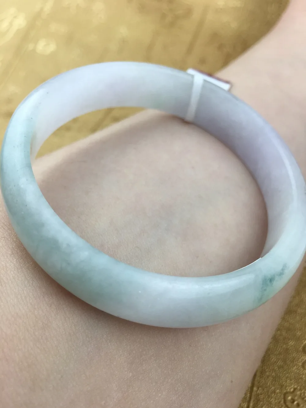Send A certificate natural Jadeite bracelet Natural light green tricolor 54-61mm princess bracelet Jewelry gift
Send A certificate natural Jadeite bracelet Natural light green tricolor 54-61mm princess bracelet Jewelry gift