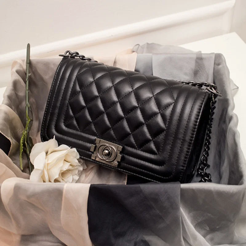 2019 High Quality New Women's European and American Fashion PU Leather Rhombic Chain Shoulder Diagonal Package Shoulder Bag
2019 High Quality New Women's European and American Fashion PU Leather Rhombic Chain Shoulder Diagonal Package Shoulder Bag
