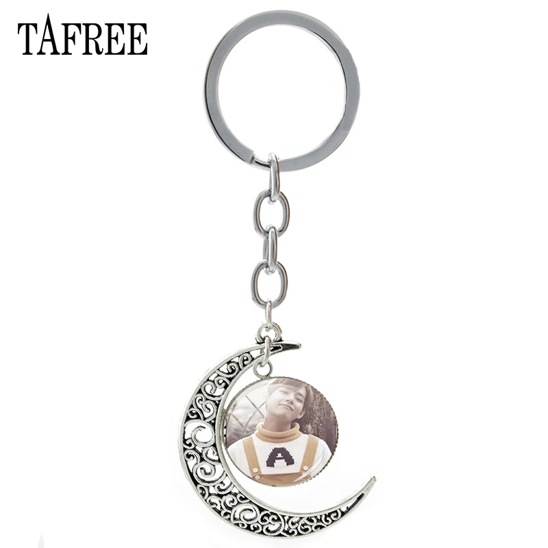 TAFREE Exquisite Moon Pendant Key Chain Korea Kpop Music Band BTS Popular Picture Unique Design Keychain Gift For Friend BTS79
TAFREE Exquisite Moon Pendant Key Chain Korea Kpop Music Band BTS Popular Picture Unique Design Keychain Gift For Friend BTS79