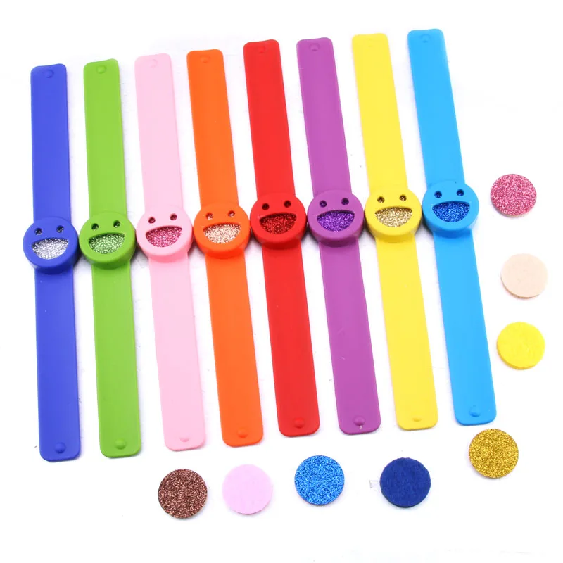 8 Colors 1pcs Smile Face Silicone Slap Bracelets Essential Oils Diffuser Wristband anti-mosquito for Kids
8 Colors 1pcs Smile Face Silicone Slap Bracelets Essential Oils Diffuser Wristband anti-mosquito for Kids