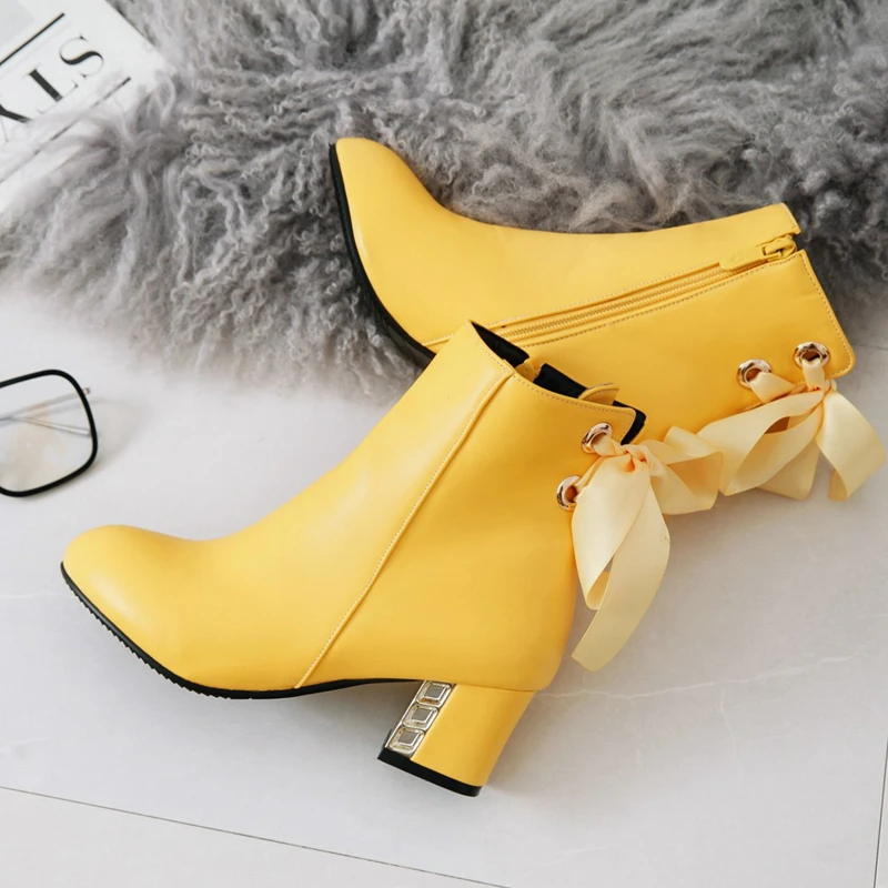 S.Romance 2018 Women Boots Plus Size 34-43 High Square Heels Ankle Boots Office Ladies Pumps Female Shoes Woman Black SB159
S.Romance 2018 Women Boots Plus Size 34-43 High Square Heels Ankle Boots Office Ladies Pumps Female Shoes Woman Black SB159