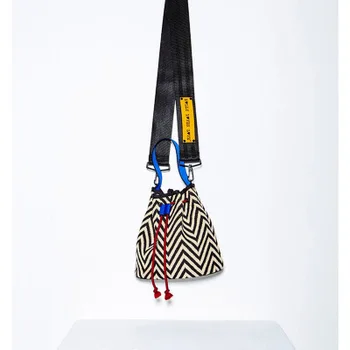 National sail cloth bucket Baotan shoulder bag leisure stripe handbag bag for women 2018 bolsos mujer women bags designer
National sail cloth bucket Baotan shoulder bag leisure stripe handbag bag for women 2018 bolsos mujer women bags designer