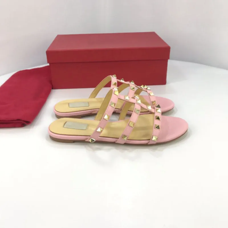 2019 new luxury classic women's shoes V-neck home rivet three-ring T-slippers female flat-bottomed high-heeled sandals
2019 new luxury classic women's shoes V-neck home rivet three-ring T-slippers female flat-bottomed high-heeled sandals