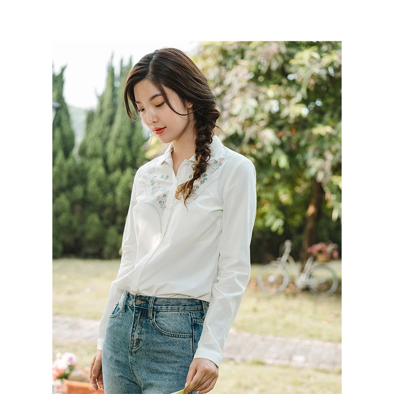INMAN 2019 Spring New Arrival Turn Down Collar Embroidery Retro Hongkong Style Casual All Matched Long Sleeves Women Shirt
INMAN 2019 Spring New Arrival Turn Down Collar Embroidery Retro Hongkong Style Casual All Matched Long Sleeves Women Shirt