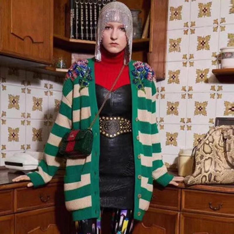 2019 Runway Luxury Dragon Floral Sequins Green Striped Women Sweater Cardigans Winter Christmas Knit Sweater Jumper Clothing
2019 Runway Luxury Dragon Floral Sequins Green Striped Women Sweater Cardigans Winter Christmas Knit Sweater Jumper Clothing