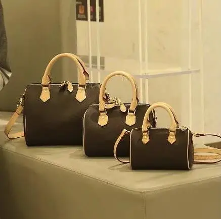 new fashion high quality leather shoulder bag women's speedy handbag real leather pillow bag 25 /30 /35 cm with starp FREE SHI
new fashion high quality leather shoulder bag women's speedy handbag real leather pillow bag 25 /30 /35 cm with starp FREE SHI