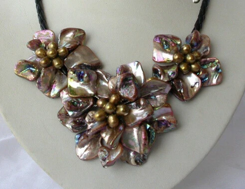 classic baroque Brown freshwater pearl shell flower leather necklace AAA style Fine Noble real Natural free shipping
classic baroque Brown freshwater pearl shell flower leather necklace AAA style Fine Noble real Natural free shipping