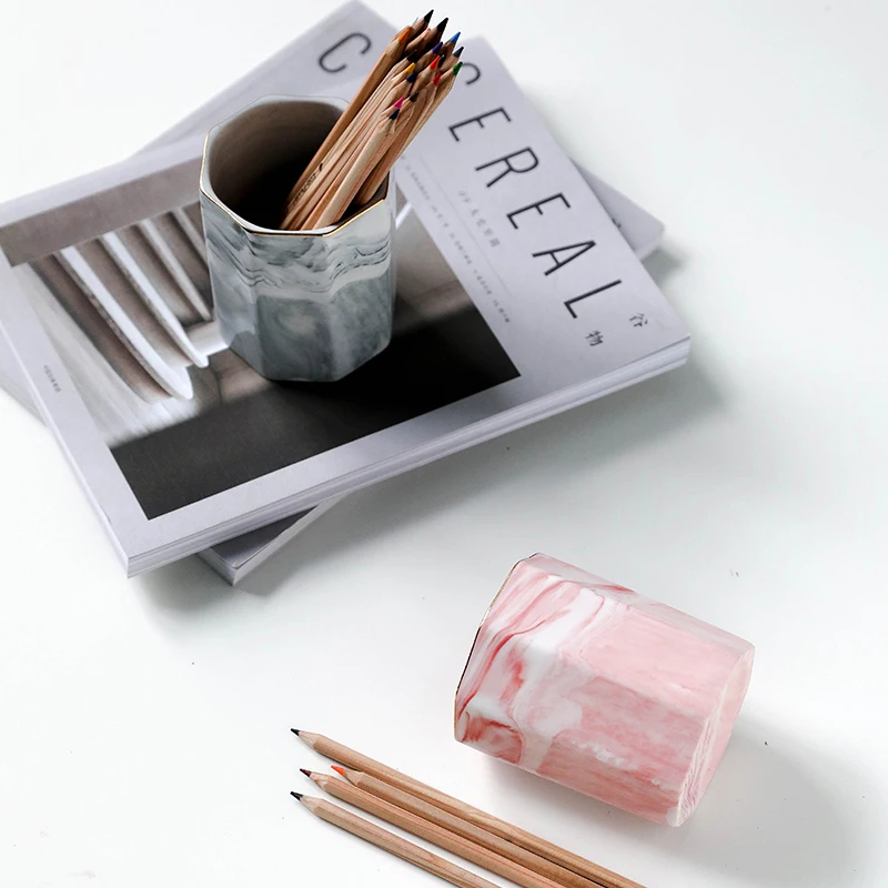 Marbled Makeup Brush Storage Box Creative Ins Style Porcelain Modern Minimalist Home Decor Ceramic Makeup Jar
Marbled Makeup Brush Storage Box Creative Ins Style Porcelain Modern Minimalist Home Decor Ceramic Makeup Jar