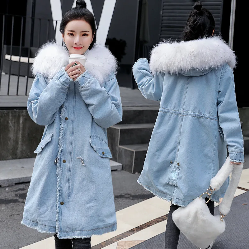 Women Denim Cotton Padded Velvet Jacket Keep Warm Winter New Loose Long Coat Large Raccoon Fur Hooded Mujer Thick Parkas MZ3269
Women Denim Cotton Padded Velvet Jacket Keep Warm Winter New Loose Long Coat Large Raccoon Fur Hooded Mujer Thick Parkas MZ3269