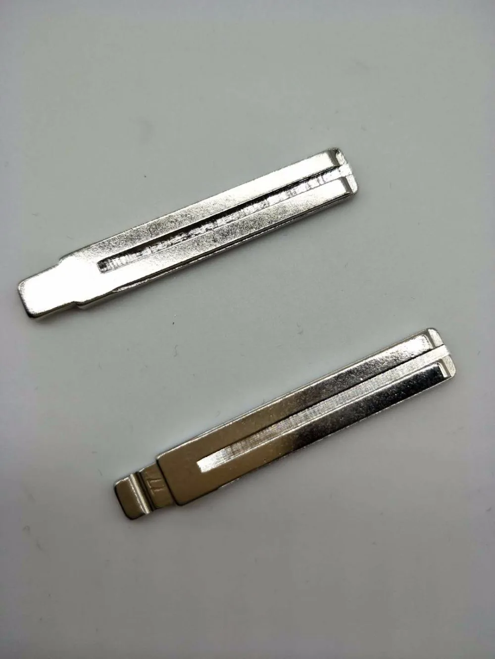 Original Replace Folding key blade For New Hyundai Crown Kino Car key embryo replacing the key head Remote Key Blade NO.77
Original Replace Folding key blade For New Hyundai Crown Kino Car key embryo replacing the key head Remote Key Blade NO.77