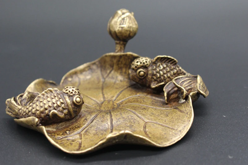 Exquisite Interesting Chinese Old-style Brass Double Fish and Lotus Auspicious Decoration Statue
Exquisite Interesting Chinese Old-style Brass Double Fish and Lotus Auspicious Decoration Statue