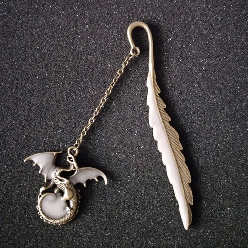 Flying Dragon Shape Bookmarks Luminous Glow In The Dark Silver Copper Bookmark Lable Creative Gift Stationery Items
Flying Dragon Shape Bookmarks Luminous Glow In The Dark Silver Copper Bookmark Lable Creative Gift Stationery Items