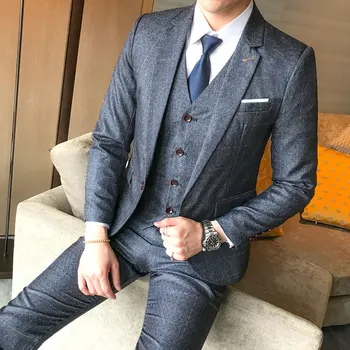 2020 men of the four seasons three-piece suits cultivate one's morality dark grey plaid suit wedding dress
2020 men of the four seasons three-piece suits cultivate one's morality dark grey plaid suit wedding dress
