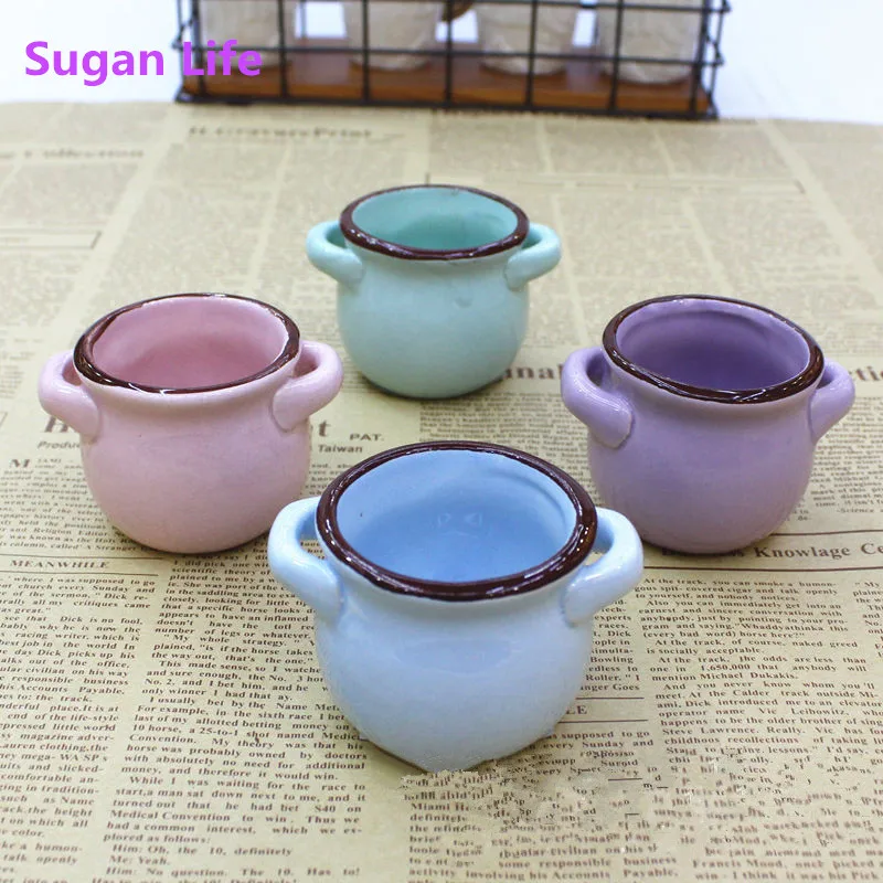 Japanese-style mini ceramic fleshy flower pot creative macarons flower pot zakka ornaments family green plant ornaments
Japanese-style mini ceramic fleshy flower pot creative macarons flower pot zakka ornaments family green plant ornaments