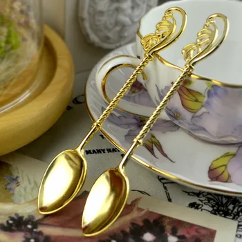 1 PC European Style Kitchen Spoon Coffee Tea Milk Dessert Spoon Vintage Feather Wing Wand Gold Color Wedding Gift 11.2*2.2 cm
1 PC European Style Kitchen Spoon Coffee Tea Milk Dessert Spoon Vintage Feather Wing Wand Gold Color Wedding Gift 11.2*2.2 cm