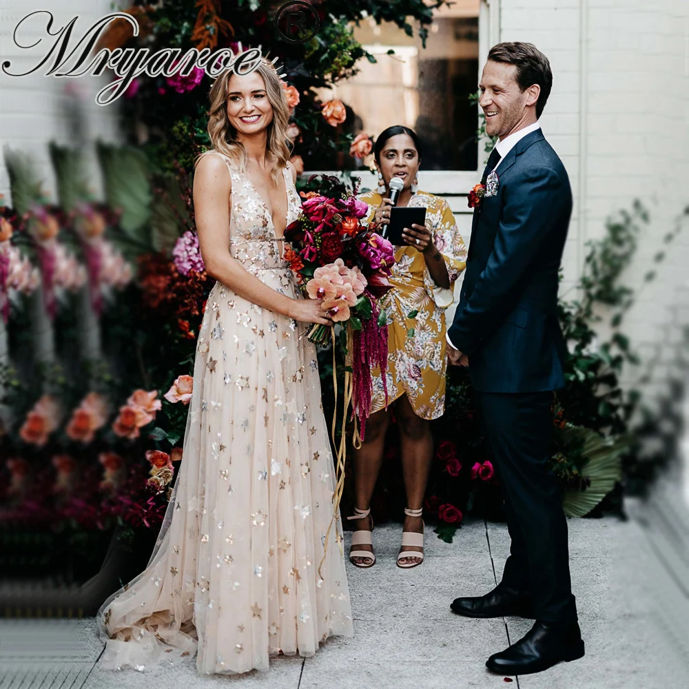 Mryarce New Sparking Gold Wedding Dress Plunging Neckline Sleeveless Open Back Bridal Gowns
Mryarce New Sparking Gold Wedding Dress Plunging Neckline Sleeveless Open Back Bridal Gowns