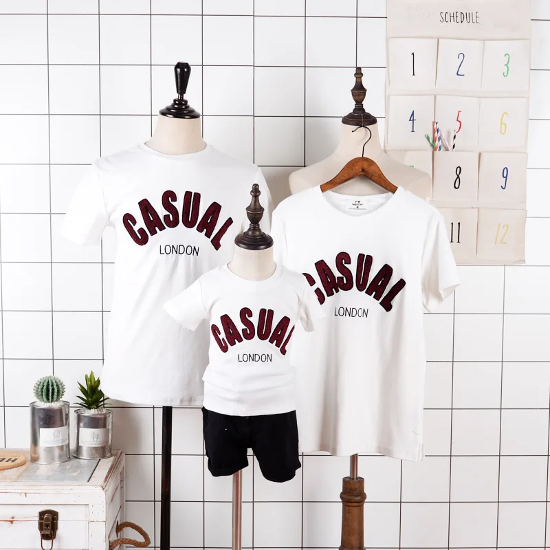 Parents and I Summer Short Sleeve Tees Family Matching Outfits Shirts CASUAL Clothes Tops Daddy Mom Baby Family Look Clothing
Parents and I Summer Short Sleeve Tees Family Matching Outfits Shirts CASUAL Clothes Tops Daddy Mom Baby Family Look Clothing